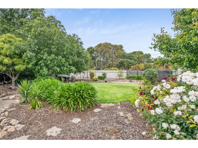 7 Clydesdale Court, Woodcroft SA 5162