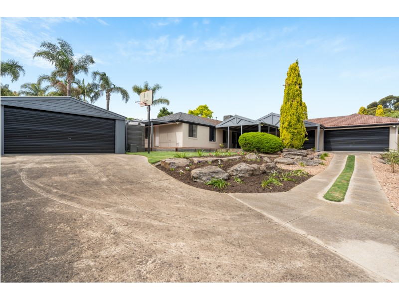 5 Mustang Crescent, Woodcroft SA 5162