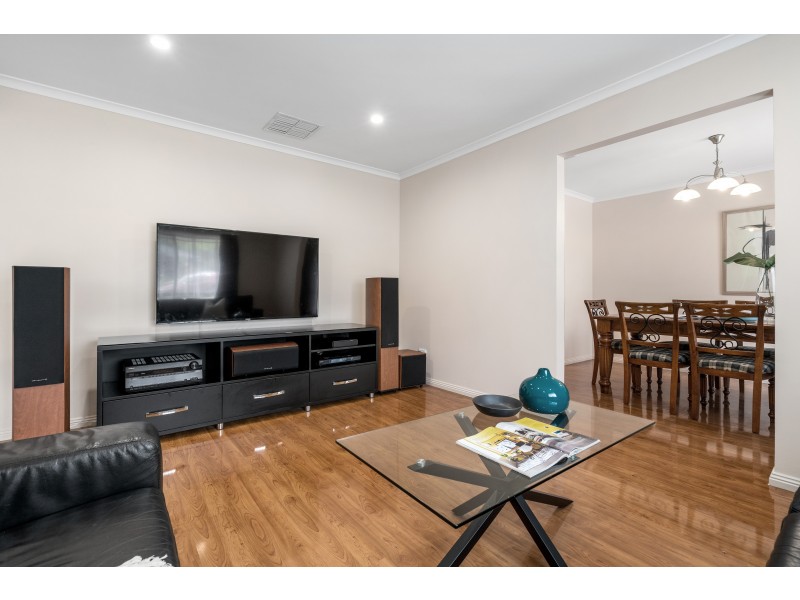 5 Mustang Crescent, Woodcroft SA 5162