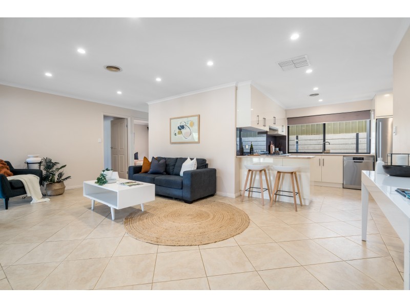 5 Mustang Crescent, Woodcroft SA 5162