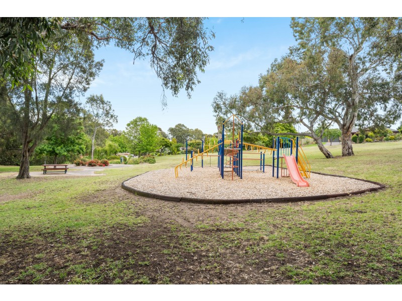 5 Mustang Crescent, Woodcroft SA 5162
