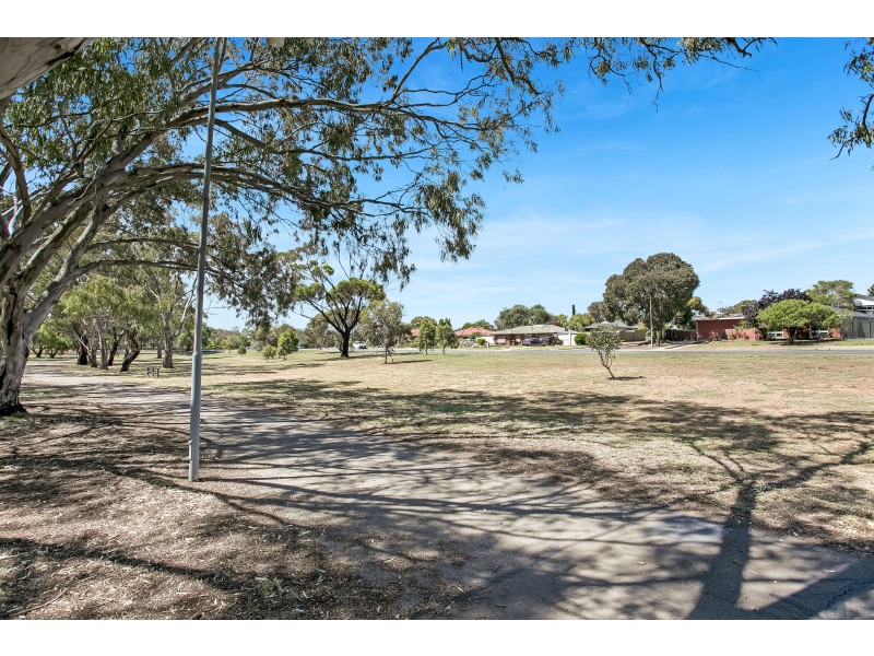 7 Nicolle Drive, Morphett Vale SA 5162