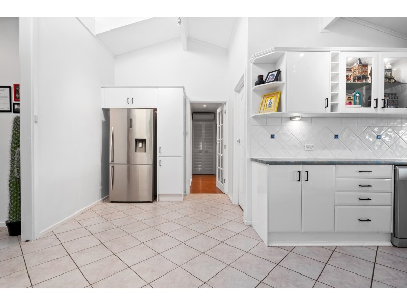 50 Doulton Drive, Trott Park SA 5158