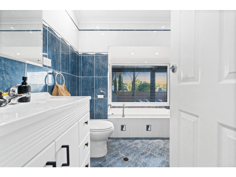 50 Doulton Drive, Trott Park SA 5158
