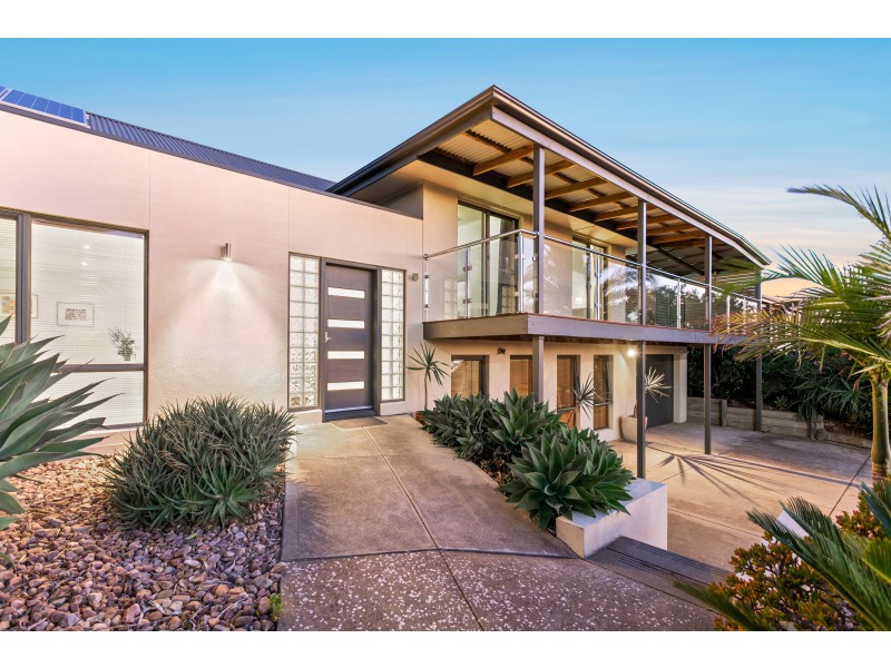 4 Tornado Avenue, Hallett Cove SA 5158