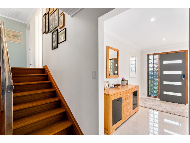 4 Tornado Avenue, Hallett Cove SA 5158