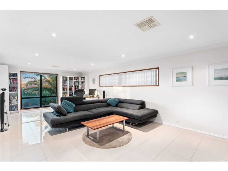 4 Tornado Avenue, Hallett Cove SA 5158