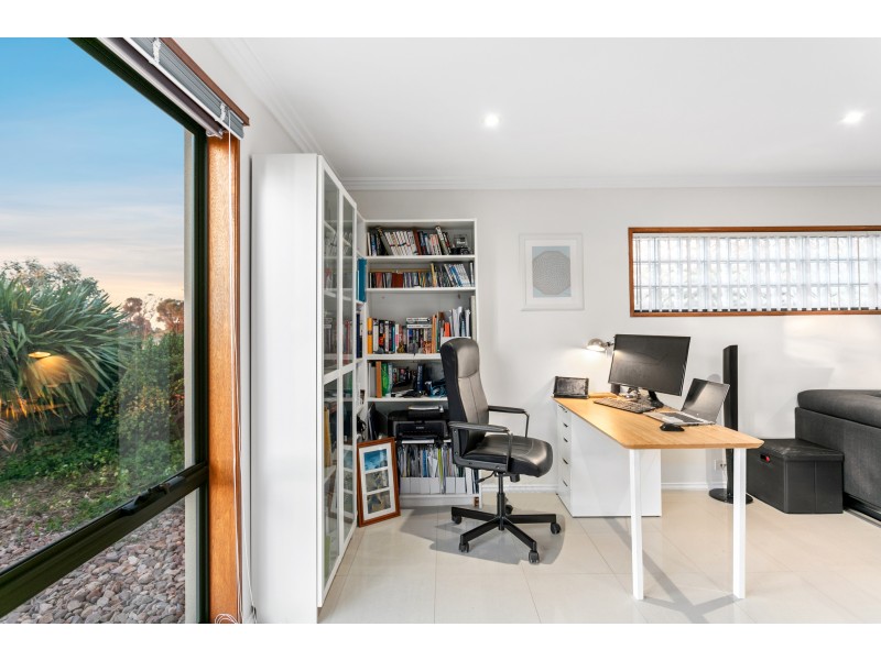 4 Tornado Avenue, Hallett Cove SA 5158