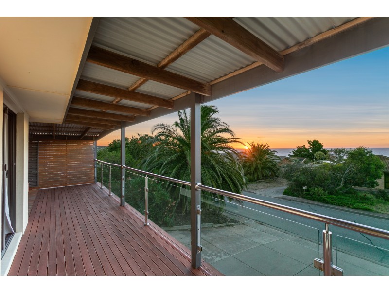 4 Tornado Avenue, Hallett Cove SA 5158
