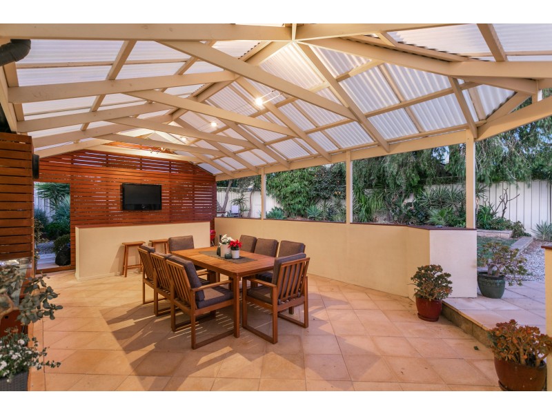 4 Tornado Avenue, Hallett Cove SA 5158