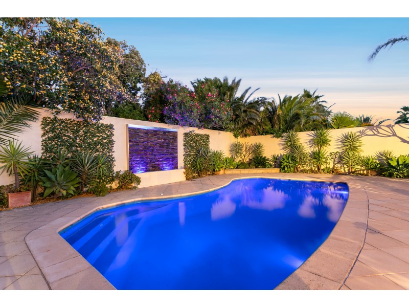 4 Tornado Avenue, Hallett Cove SA 5158