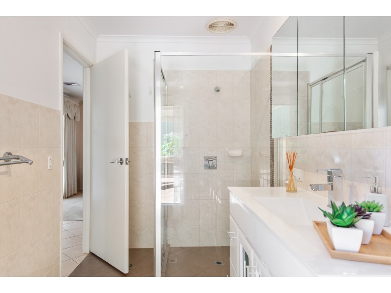 5 Rill Court, Aberfoyle Park SA 5159