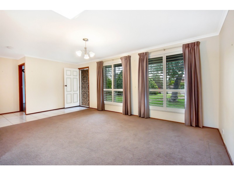 6 Arthur Court, Woodcroft SA 5162