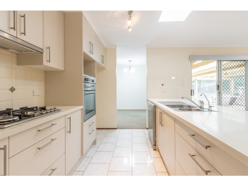 6 Arthur Court, Woodcroft SA 5162