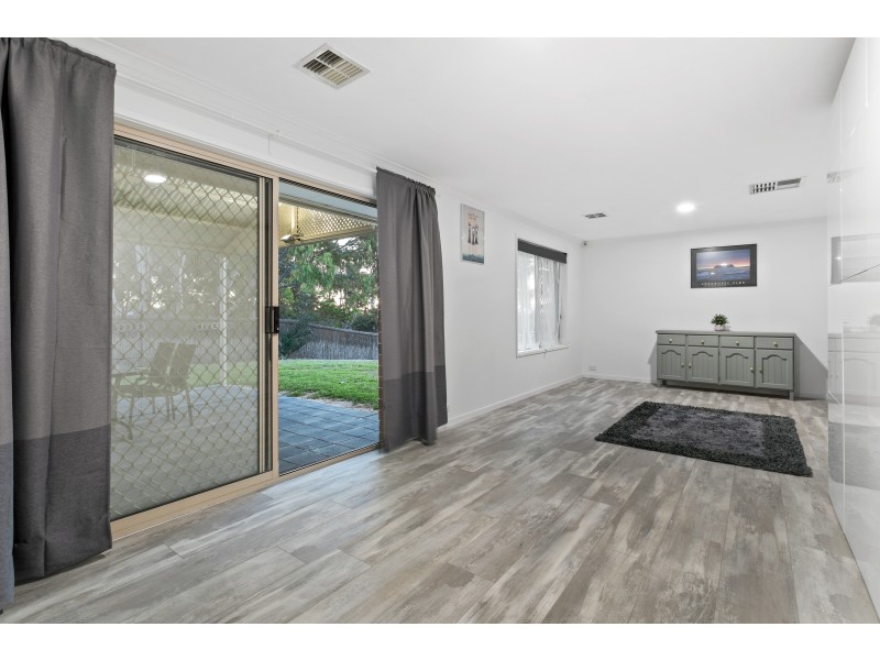 10 Foxfield Drive, Onkaparinga Hills SA 5163