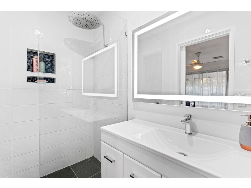 10 Foxfield Drive, Onkaparinga Hills SA 5163