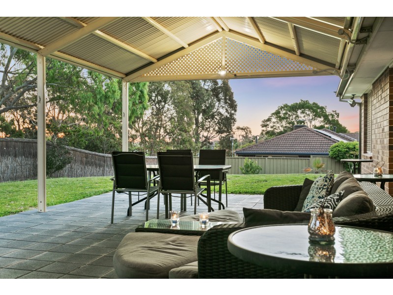 10 Foxfield Drive, Onkaparinga Hills SA 5163