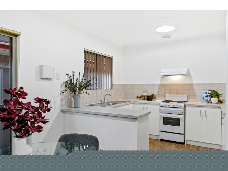 2/24 Smugglers Drive, Seaford Rise SA 5169
