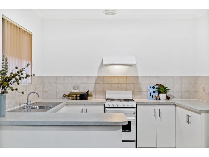 2/24 Smugglers Drive, Seaford Rise SA 5169