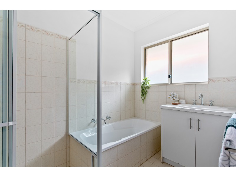 2/24 Smugglers Drive, Seaford Rise SA 5169