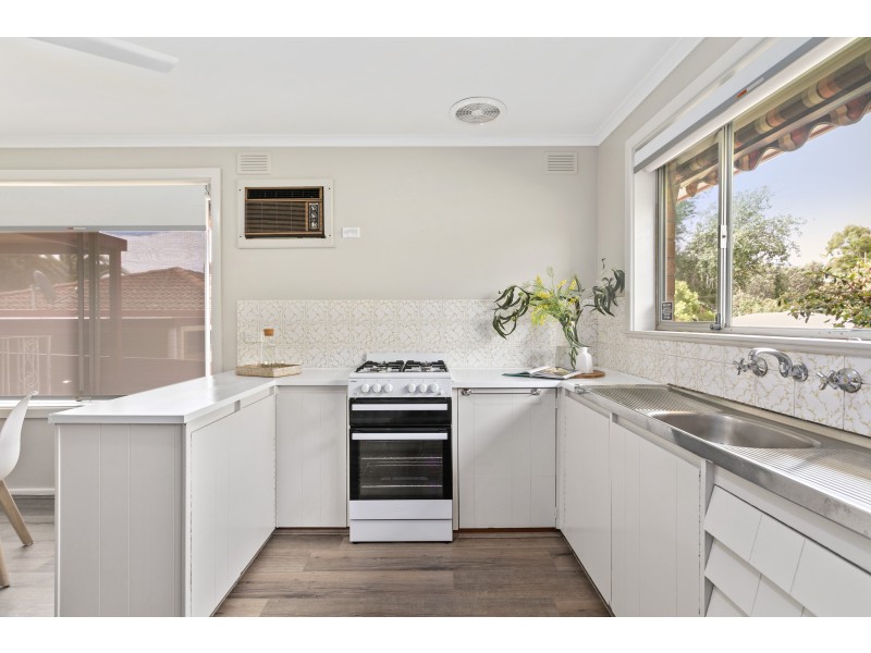 22 Avon Avenue, Morphett Vale SA 5162