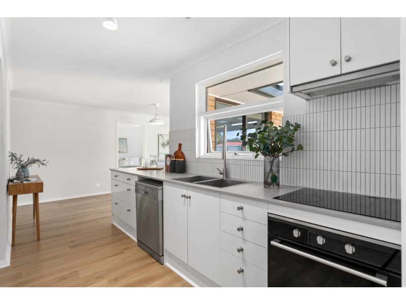 22 Paragon Avenue, Aberfoyle Park SA 5159