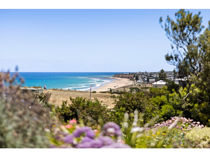 17 Maidencombe Drive, Moana SA 5169