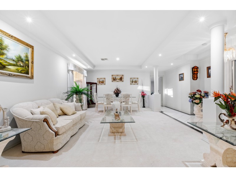 28 Jimmy Watson Drive, Woodcroft SA 5162