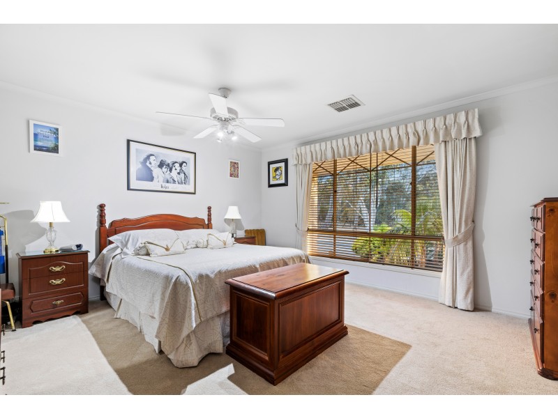 28 Jimmy Watson Drive, Woodcroft SA 5162