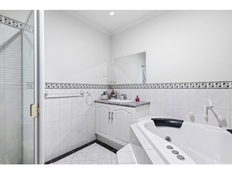 28 Jimmy Watson Drive, Woodcroft SA 5162