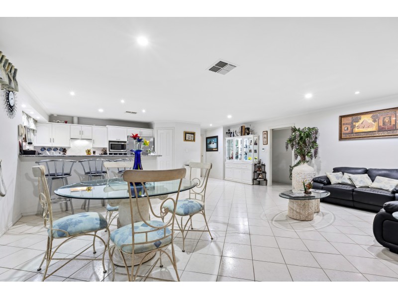 28 Jimmy Watson Drive, Woodcroft SA 5162