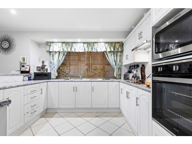 28 Jimmy Watson Drive, Woodcroft SA 5162