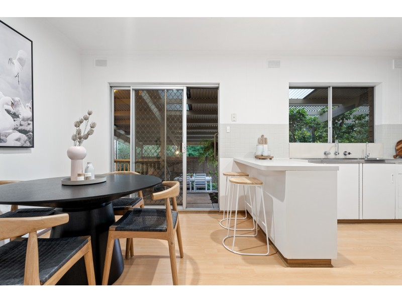 111 Black Road, Flagstaff Hill SA 5159