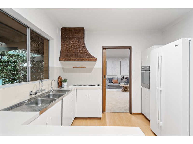 111 Black Road, Flagstaff Hill SA 5159