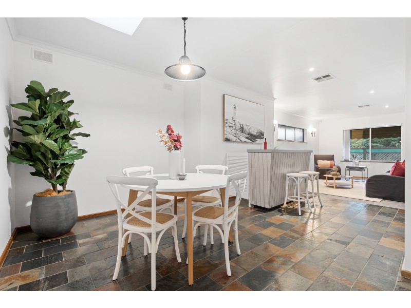 111 Black Road, Flagstaff Hill SA 5159