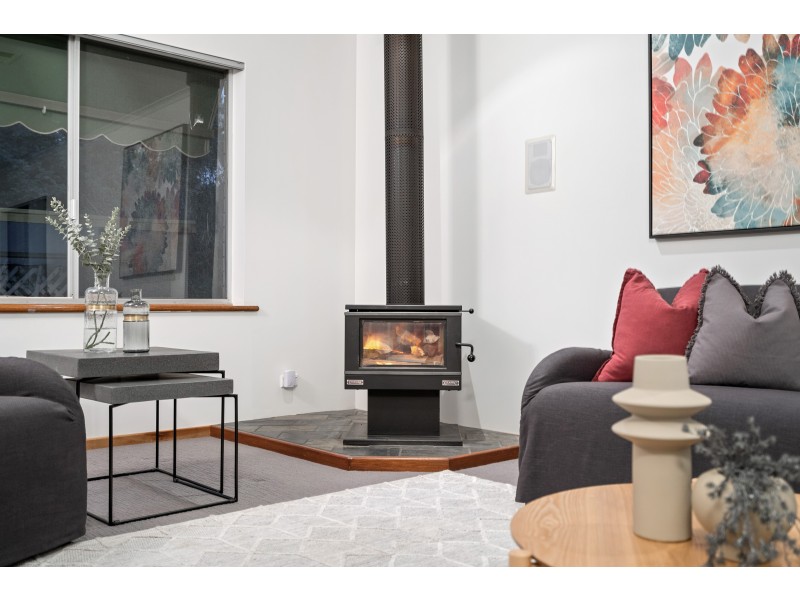 111 Black Road, Flagstaff Hill SA 5159