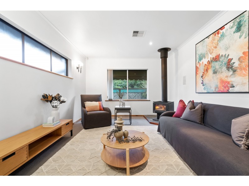 111 Black Road, Flagstaff Hill SA 5159