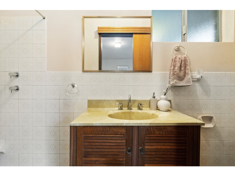 111 Black Road, Flagstaff Hill SA 5159