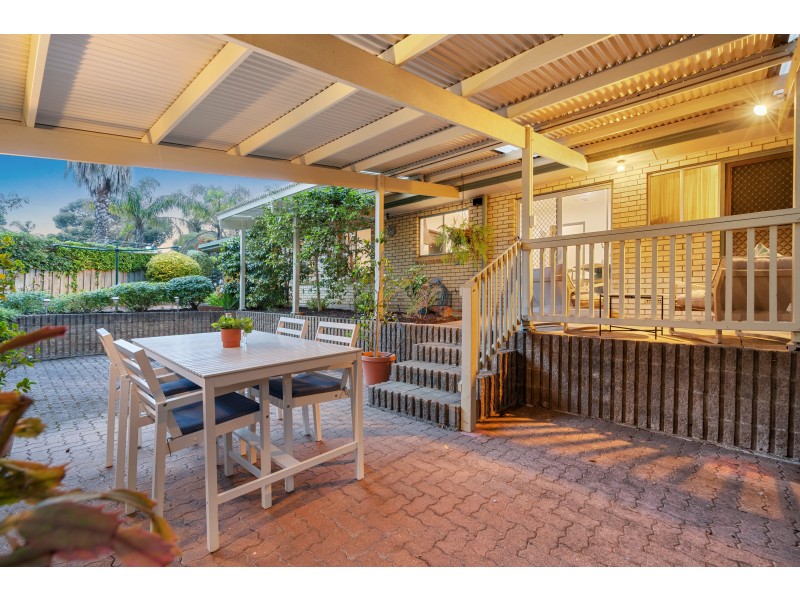 111 Black Road, Flagstaff Hill SA 5159