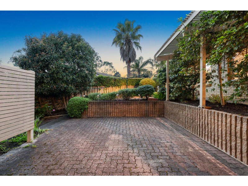 111 Black Road, Flagstaff Hill SA 5159