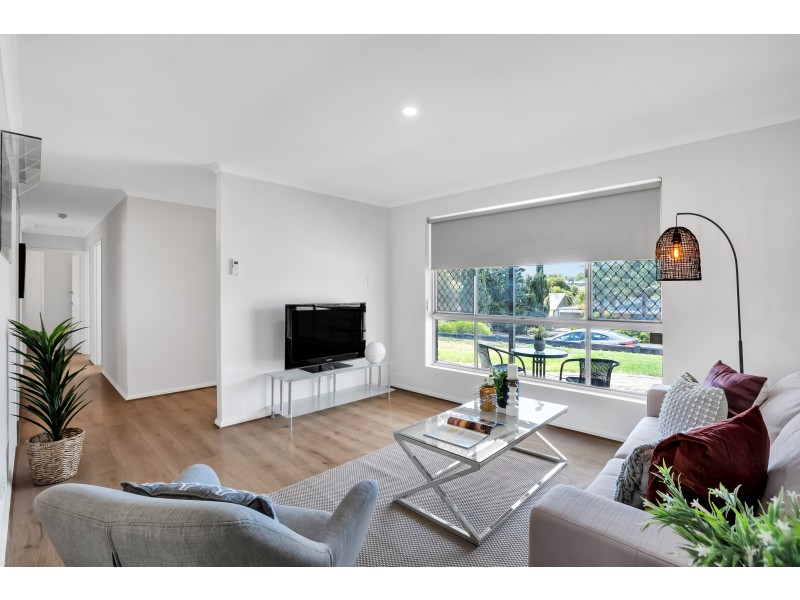 2 Bonnie Ct, Christie Downs SA 5164