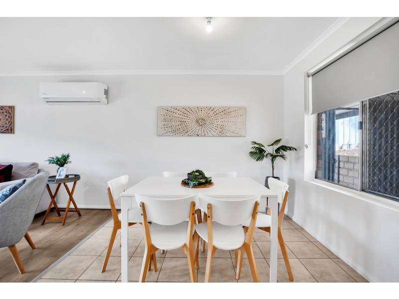 2 Bonnie Ct, Christie Downs SA 5164