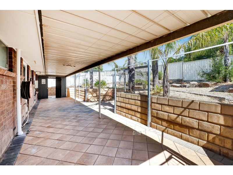 2 Bonnie Ct, Christie Downs SA 5164