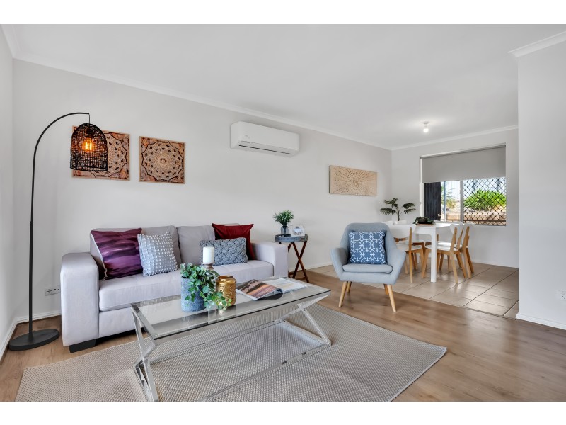 2 Bonnie Ct, Christie Downs SA 5164