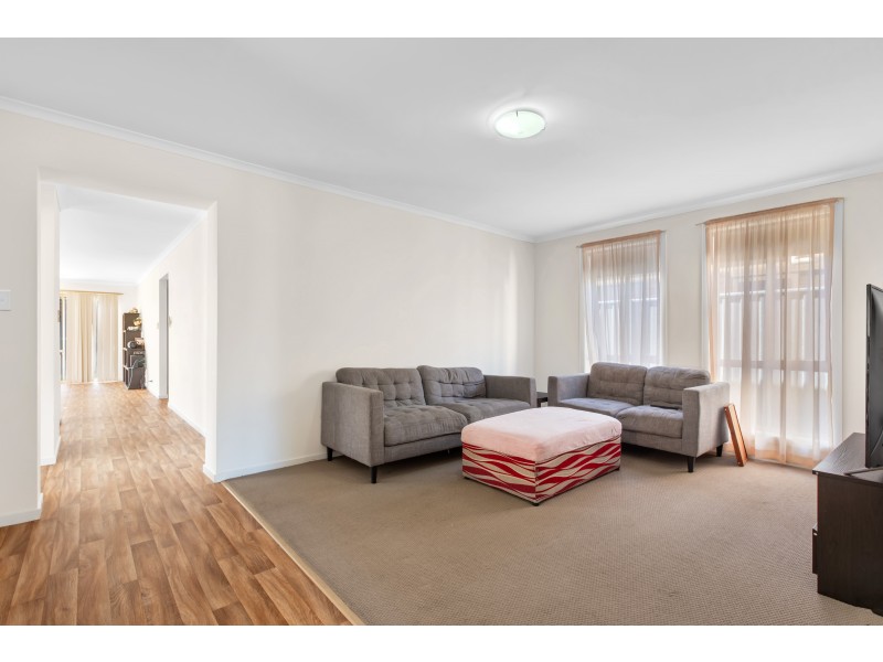 24 Lonsdale Crescent, Andrews Farm SA 5114