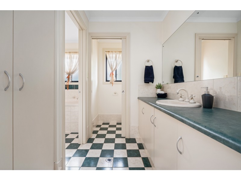 3 Phillip Court, Hallett Cove SA 5158
