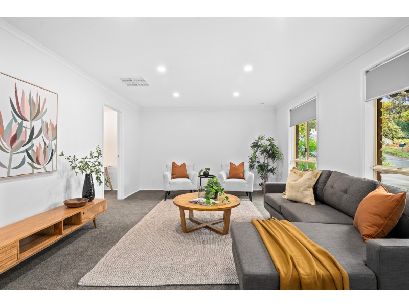2 Holt Court, Trott Park SA 5158