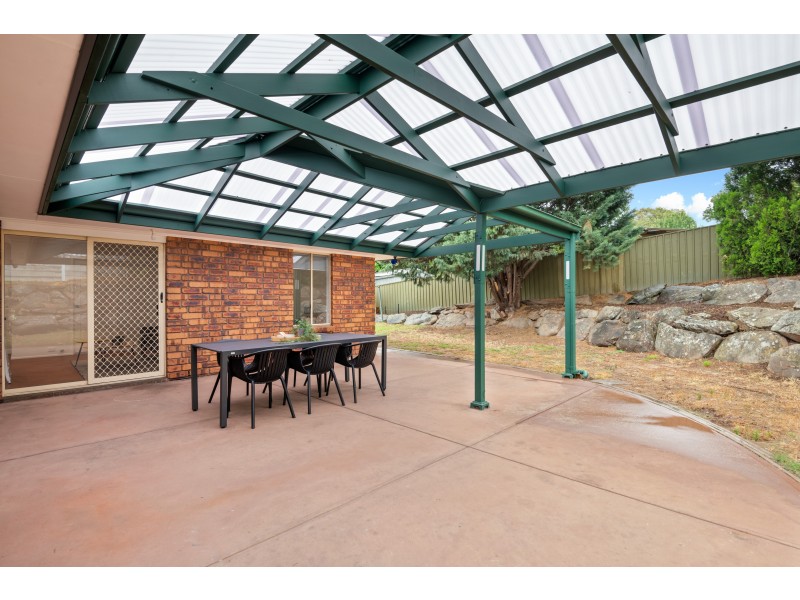 2 Holt Court, Trott Park SA 5158
