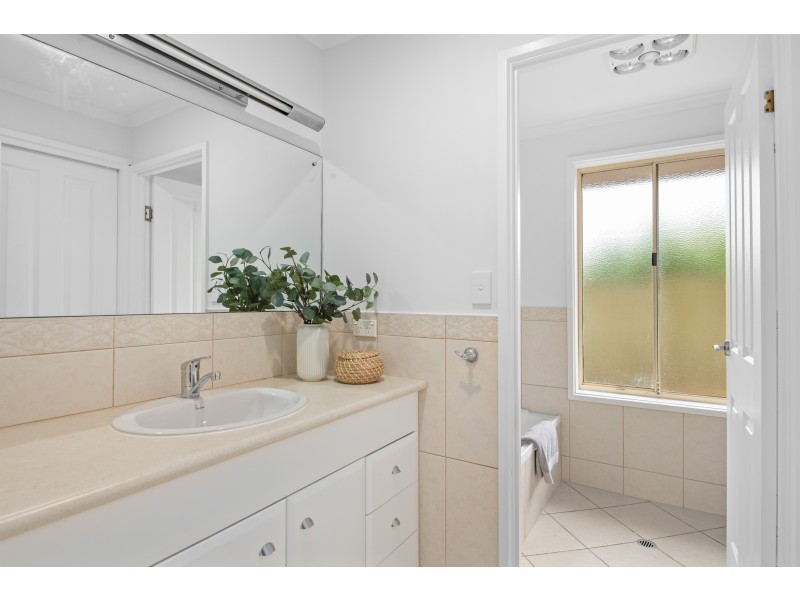 2 Holt Court, Trott Park SA 5158