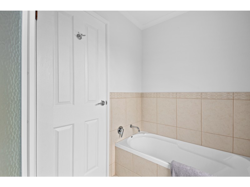 2 Holt Court, Trott Park SA 5158